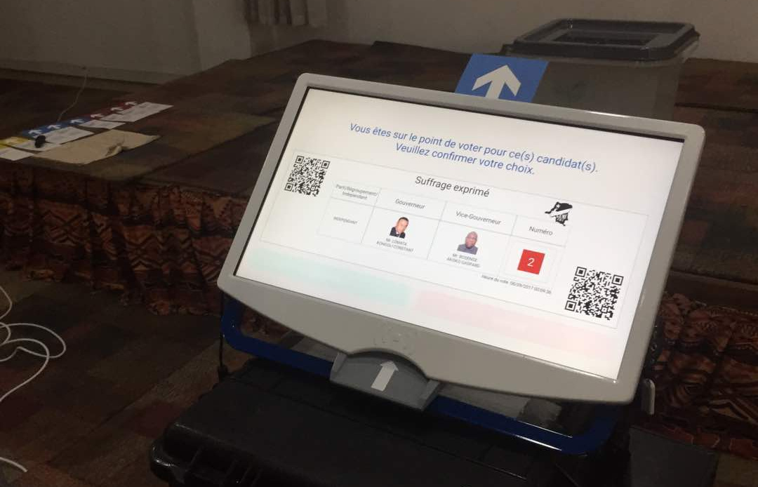 "Máquina de votar" de Miru Systems, en Congo.