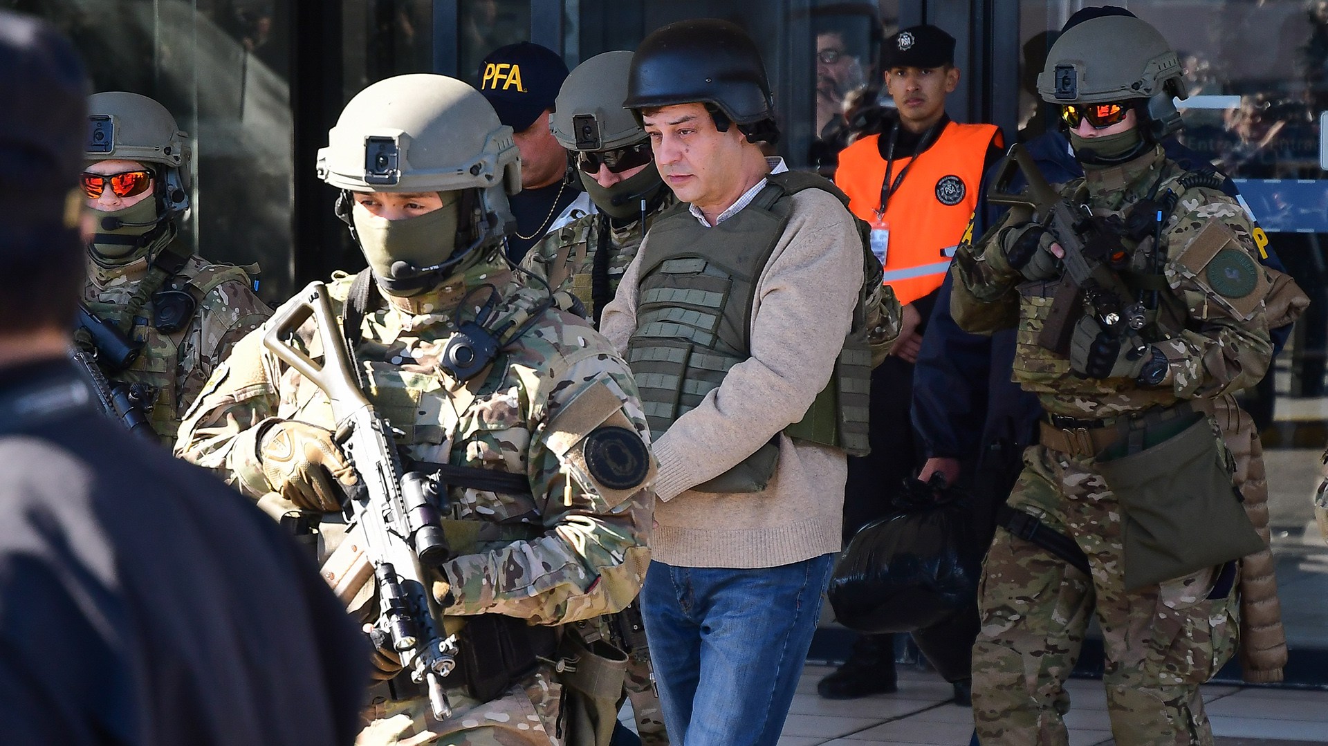 Polémico: Ratifican al contador preso de CFK como síndico del Banco de Santa Cruz