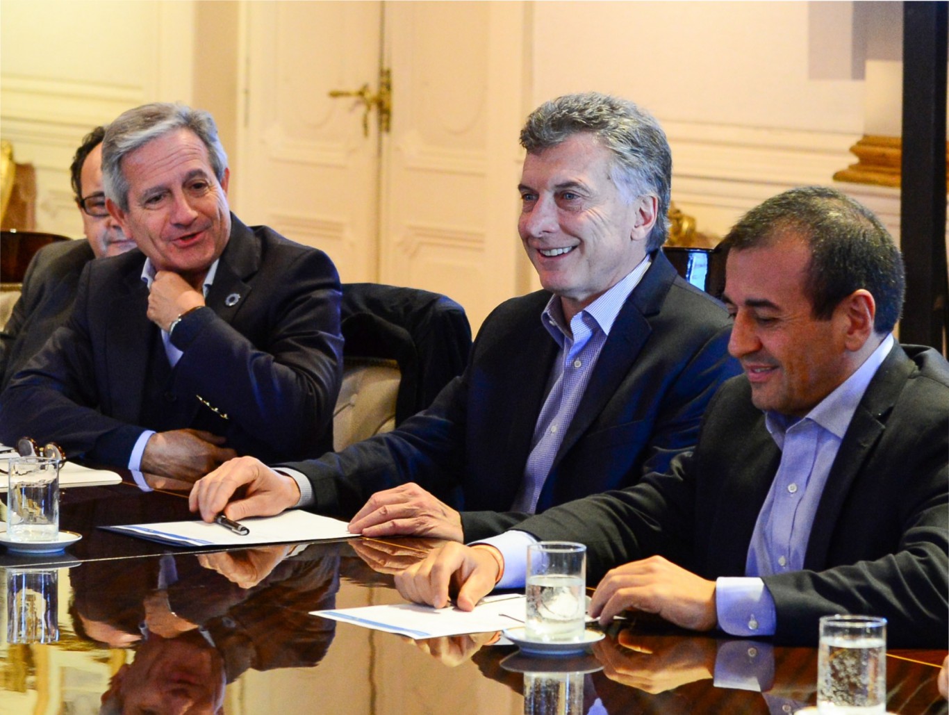 Recelos. Ibarra y Quintana se disputan la reducción del déficit que pretende Macri.