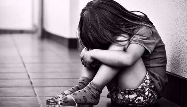 Cruel paradoja: la nena que le dio nombre a la ley que ayuda a hijos de víctimas de femicidio, quedó desprotegida