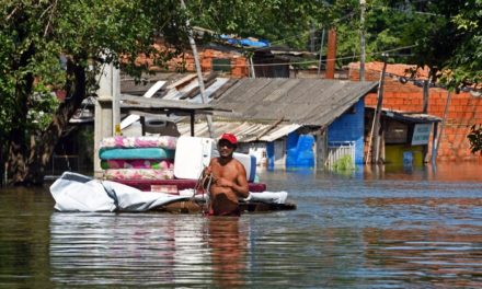 Analiza el gobierno disponer 300 millones de dólares para las zonas inundadas