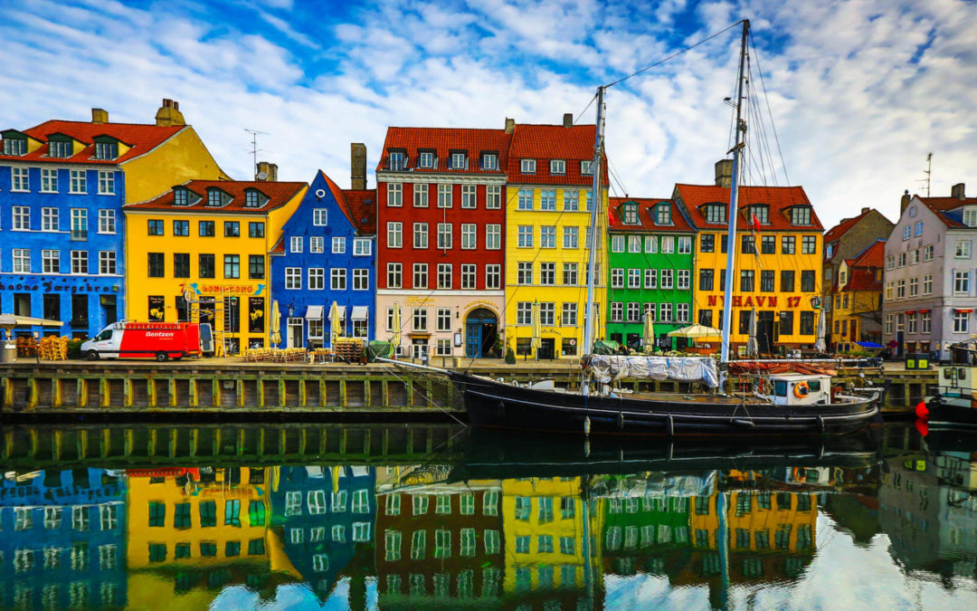 La democracia estresada: será posible que el mundo llegue a funcionar como Dinamarca??