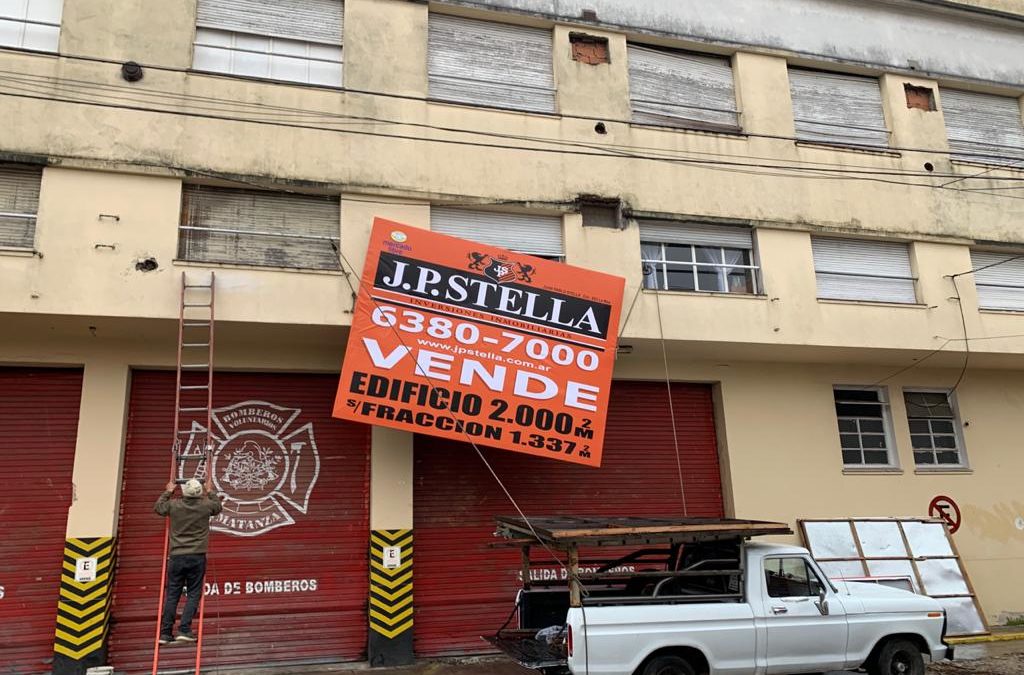Bomberos de La Matanza pusieron en venta su cuartel por un embargo de la AFIP