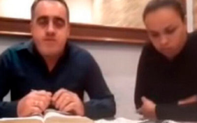 Pastor evangélico agredió a su esposa sin saber que estaba en vivo