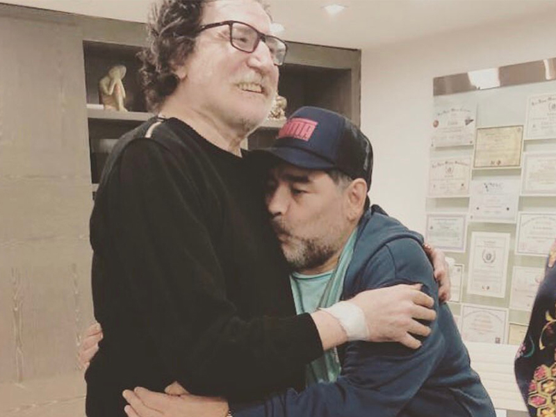 De un mito a otro: Charly García también despidió a Diego Maradona