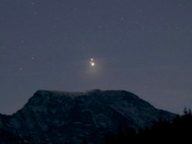 Estrella de Belén: las mejores imágenes del fenómeno astronómico que "unió" Jupiter y Saturno
