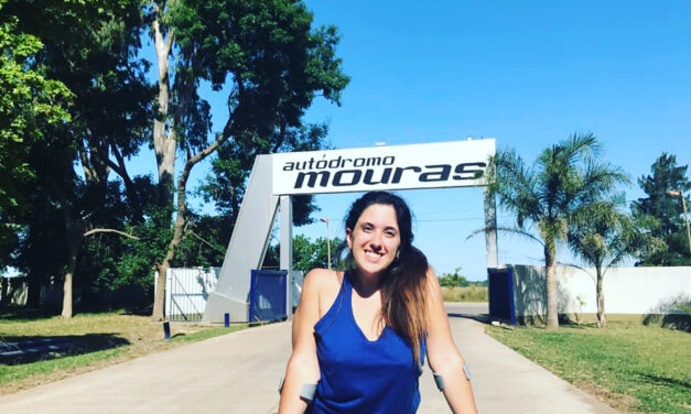 Al nacer le dijeron que no podría caminar y ahora quiere ser la primera piloto con discapacidad del automovilismo latinoamericano