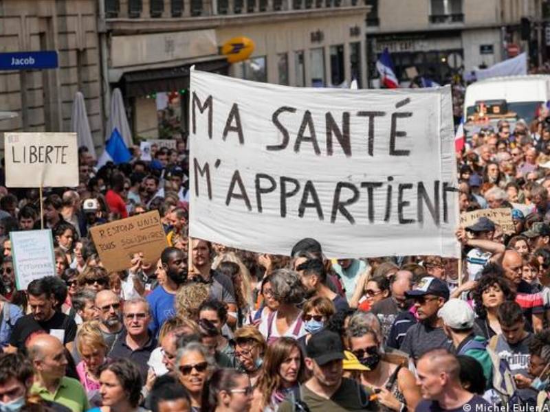 Protestas antivacunas en Francia tras los anuncios de Macron