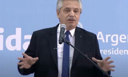 Alberto Fernández les tomó juramento a sus nuevos ministros: «No me van a ver atrapado en disputas internas»