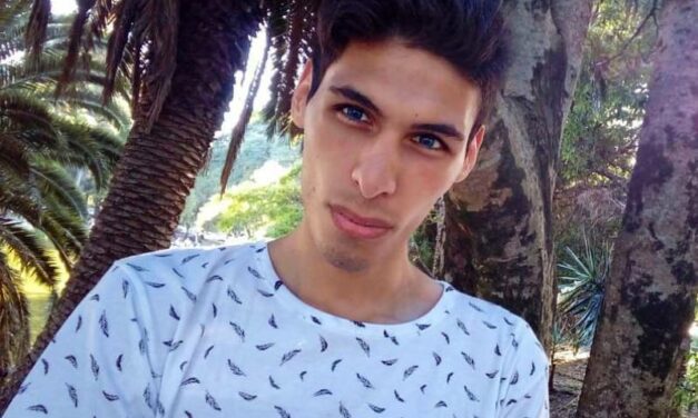 Golpearon a un joven con síndrome de asperger y no binario por su condición y género