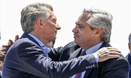 Alberto Fernández firmó el decreto que habilita a Macri a declarar por espionaje