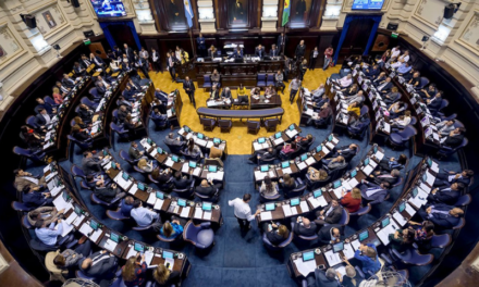 La legislatura bonaerense aprobó la reelección de los intendentes