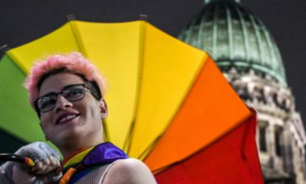 El Gobierno aprobó un nuevo programa de asistencia económica para travestis, transgénero y transexuales