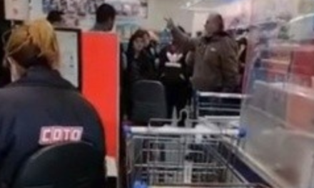 Raúl Castells y 150 militantes irrumpieron en un supermercado exigiendo comida