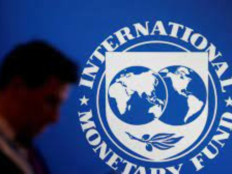 El Gobierno evalúa volver a pedir fondos al FMI para reforzar las reservas