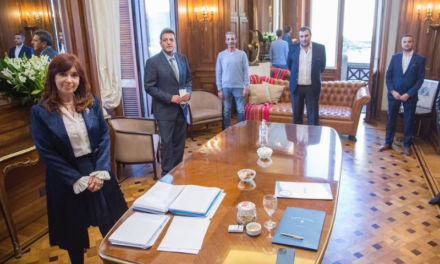 Cristina Kirchner aprobó un masivo pase de empleados públicos