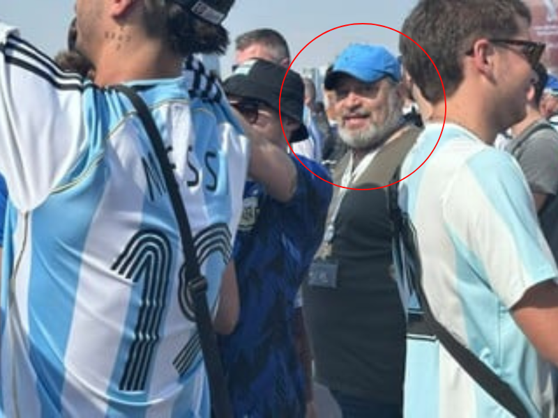 Un sindicalista K viajó a Qatar y estuvo en el banderazo argentino