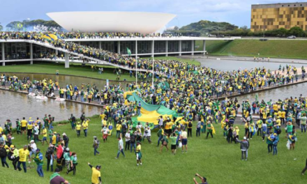 Miles de manifestantes bolsonaristas tomaron el Congreso de Brasil