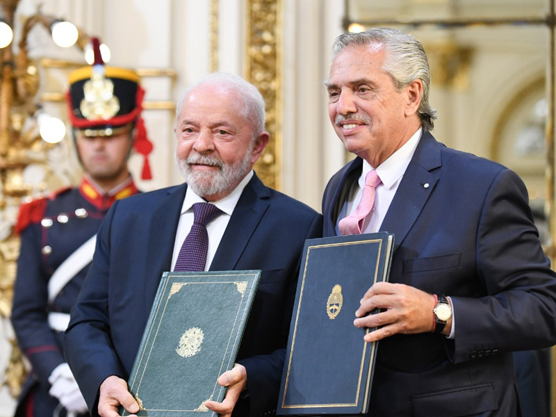 ¿Cuáles son los acuerdos que firmó el Presidente junto a Lula da Silva?