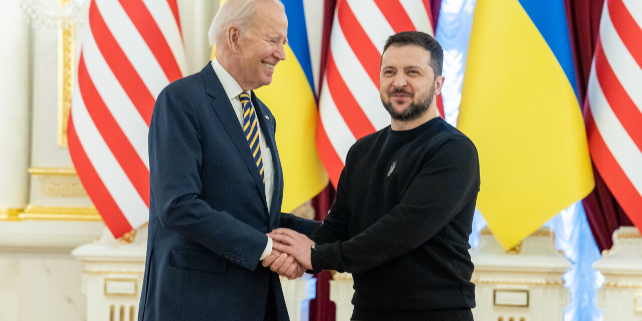 Joe Biden arribó a Ucrania y dará 500 millones de dólares en ayuda adicional