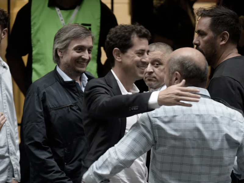 Fernández, Máximo Kirchner y Massa en la mesa del PJ: nadie se fue a Sevilla