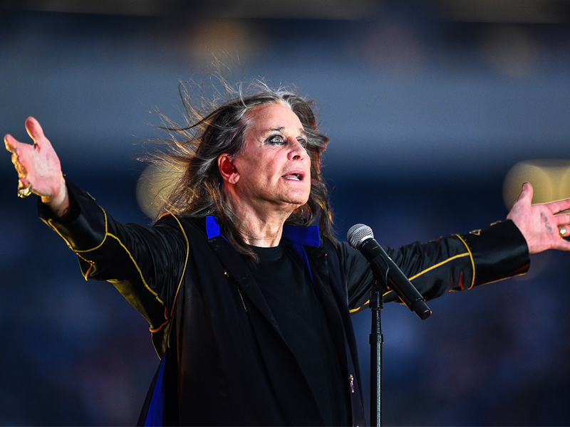 Mal de la columna y enfermo de Parkinson, Ozzy Osbourne se retira de los escenarios