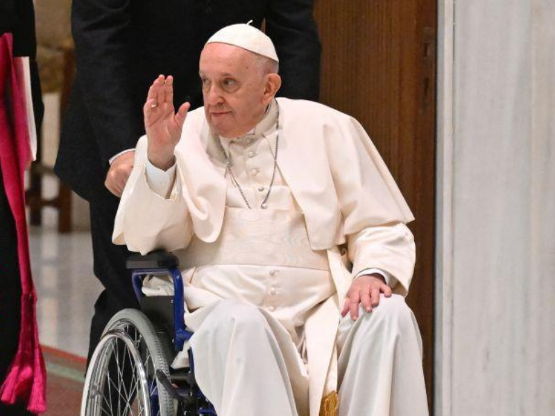 La salud del Papa Francisco: «Le bajó la fiebre y despertó de buen humor»