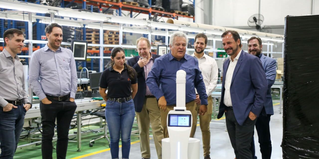 Industria 4.0: Inauguran una planta robótica para fabricar chips y computadoras