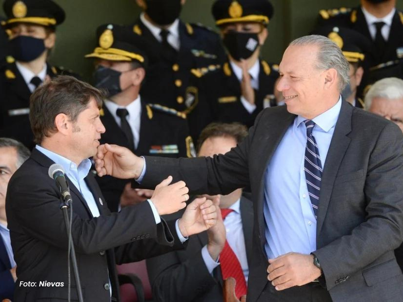 ¿Nuevos policías?: Kicillof presentó como «cadetes» a 3.500 oficiales en funciones