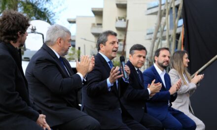 Massa, Giuliano y Galmarini impulsan la tarjeta SUBE para el transporte fluvial en Tigre