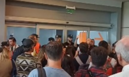 Paro de maleteros: se cancelaron 40 vuelos en Aeroparque, Ezeiza y Córdoba